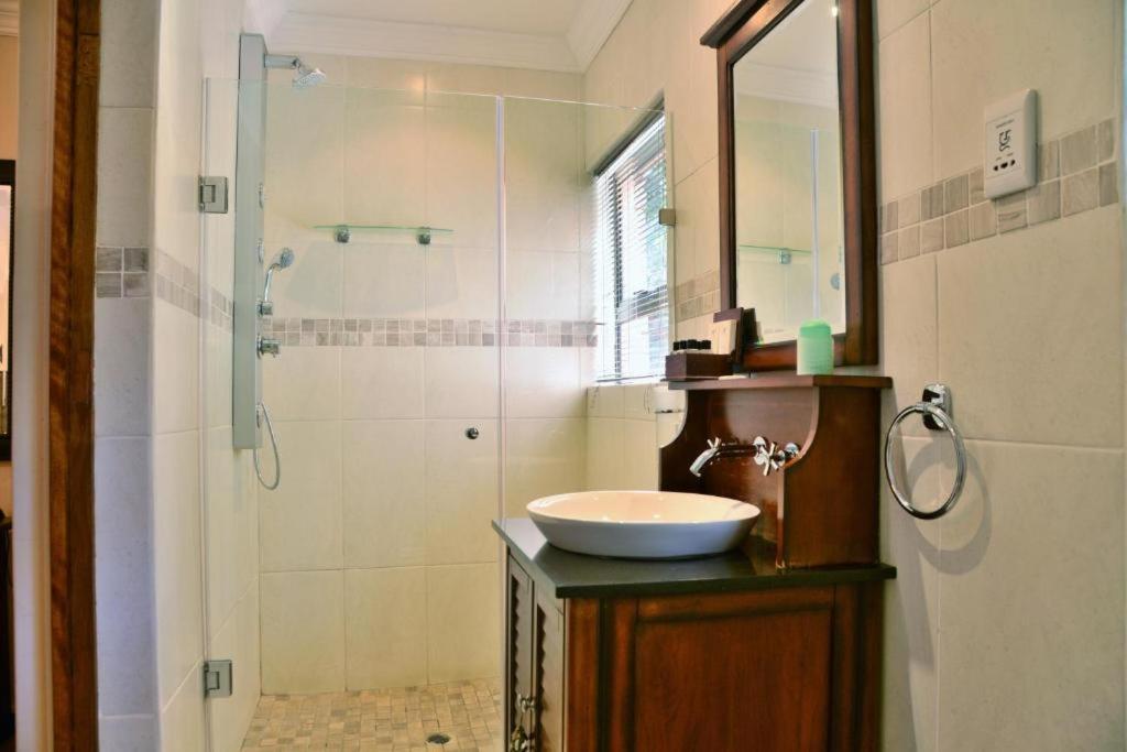 Stirling Manor Boutique Guest House Hartbeespoort Esterno foto