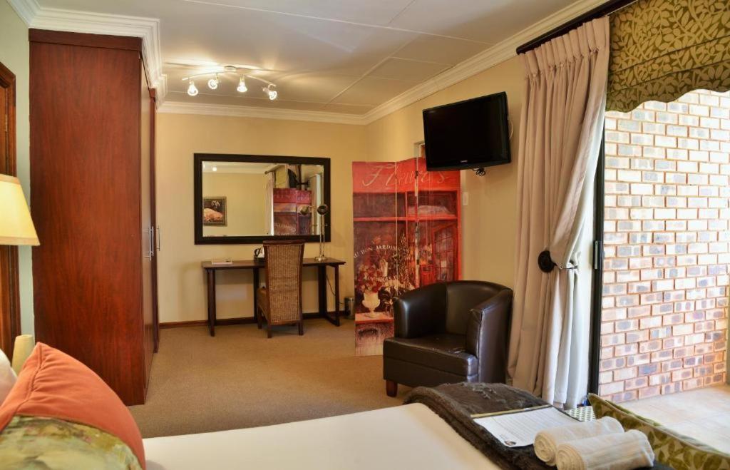 Stirling Manor Boutique Guest House Hartbeespoort Esterno foto