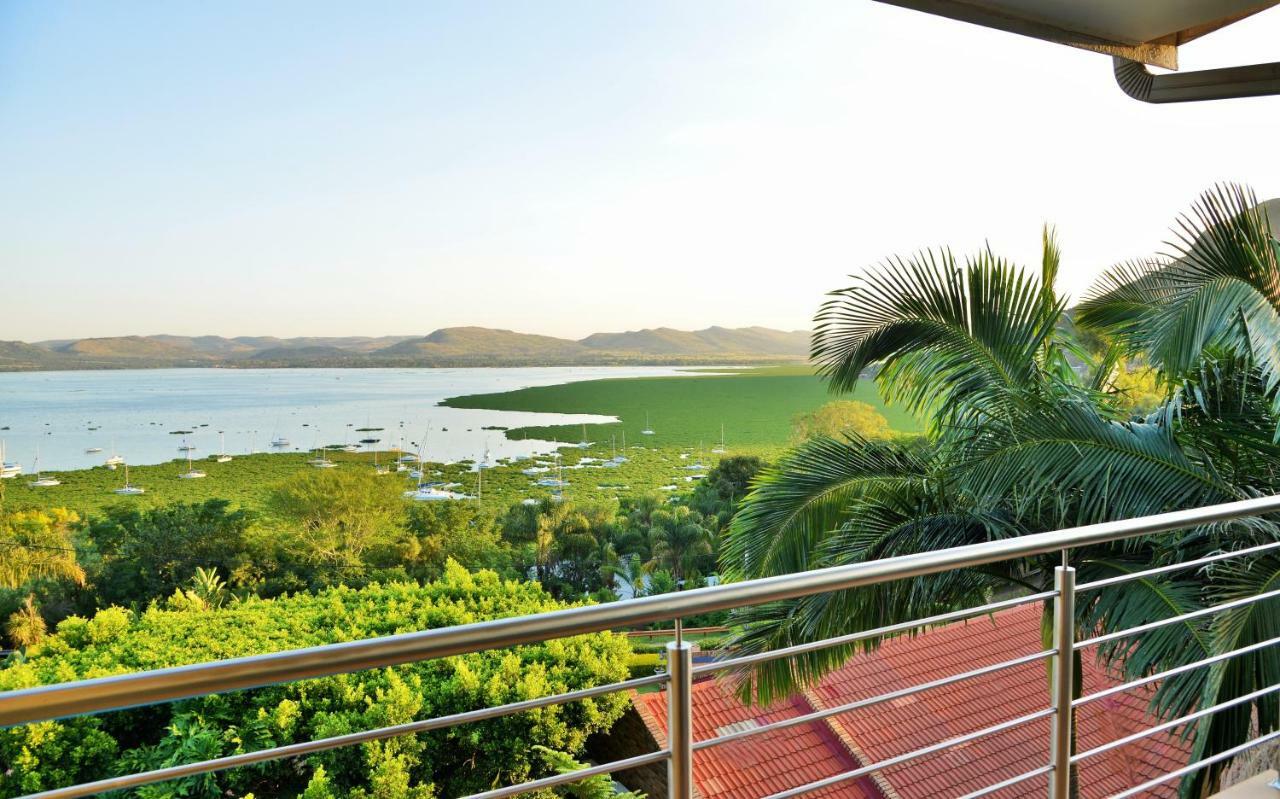 Stirling Manor Boutique Guest House Hartbeespoort Esterno foto