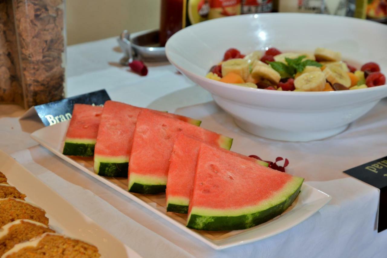 Stirling Manor Boutique Guest House Hartbeespoort Esterno foto
