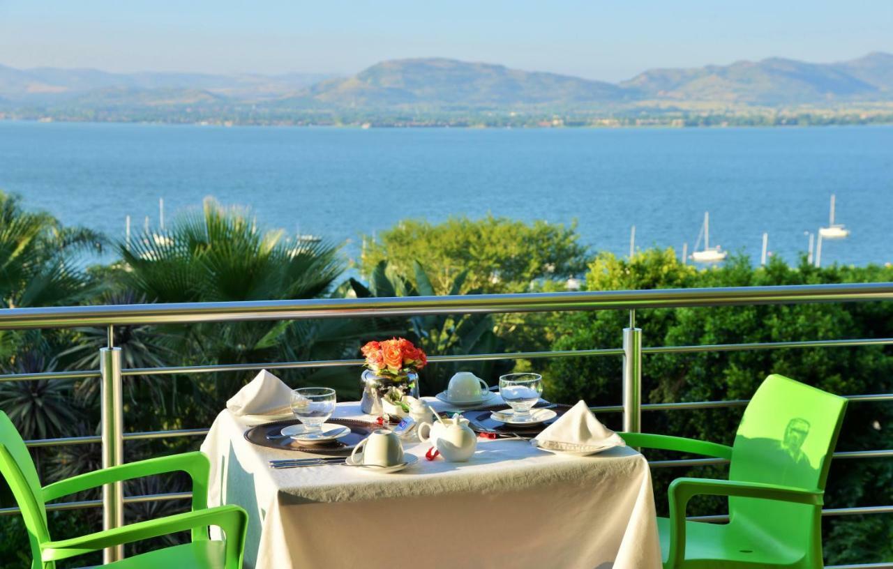 Stirling Manor Boutique Guest House Hartbeespoort Esterno foto